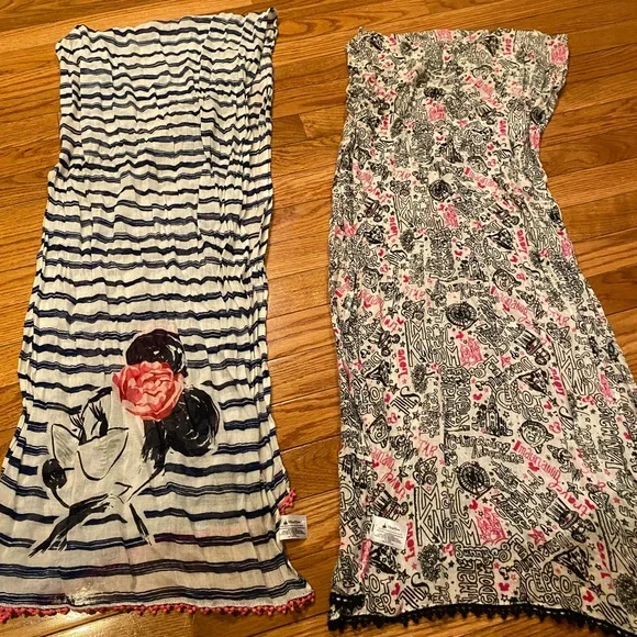 2 Walt Disney World Parks scarves. Minnie Mouse design and Parks design. - Picture 1 of 6